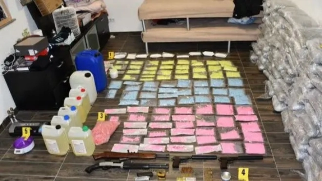 Velika akcija MUP-a KS: Zaplijenjeno više od 100 kilograma droge, uhićen taksista (47)